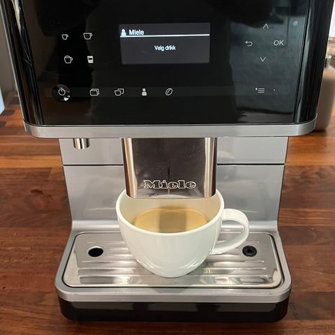 Miele frittstående kaffemaskin CM6300