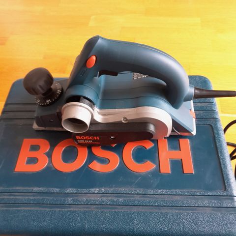 Bosch CHO 26-82 høvel 710W