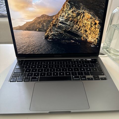 MacBook Pro 13inch M2 2022 Pent Brukt!