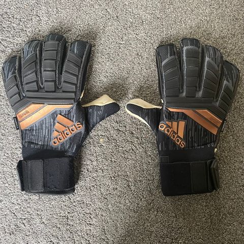 Adidas Predator keeperhansker