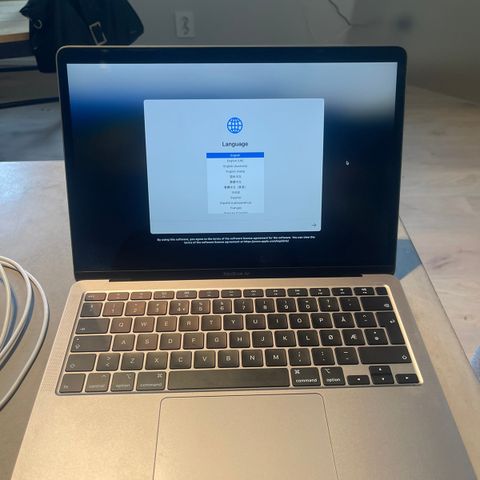 MacBook Air 13 (2020) 256GB (stellargrå)