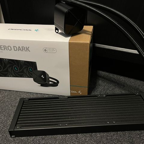 Deepcool LS720S ZERO DARK AIO vannkjøling