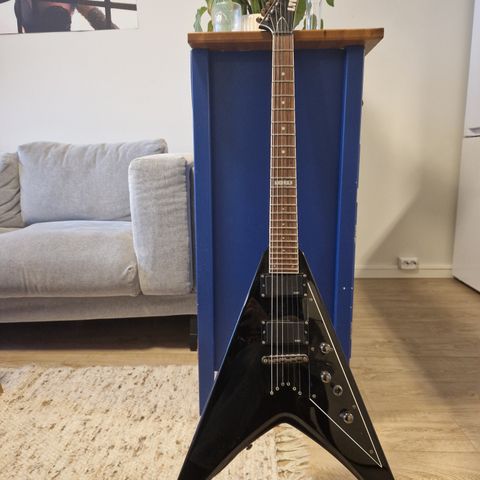 ESP LTD V-200, såvidt brukt.