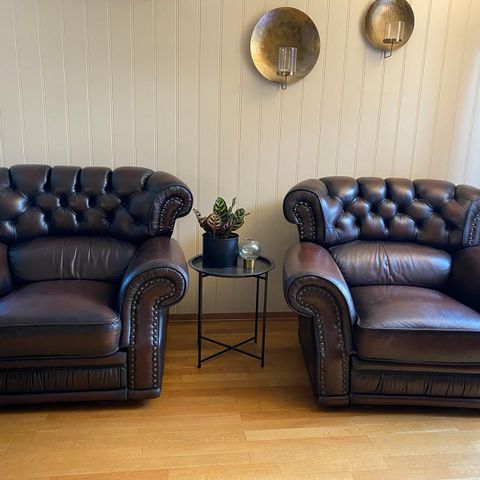 «Chesterfield» Recliner x2