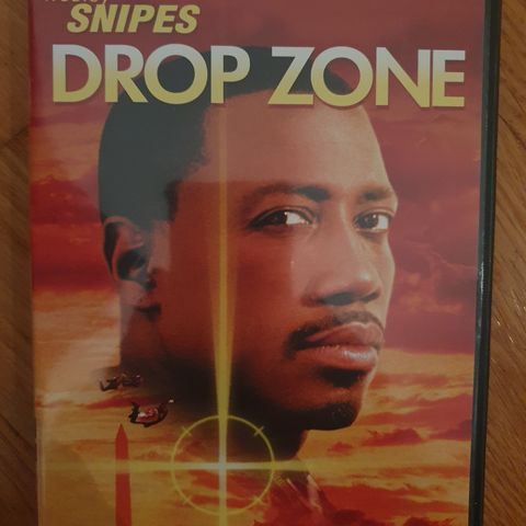 DROP ZONE (1994)