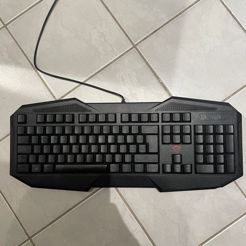 Trust gaming tastatur selges