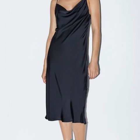 Zara satin slip-in kjole str M