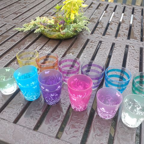 35 glass, 9 telys glass, " regnbue", løper, pledd, sommerfest