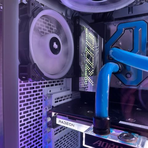 Water-cooled Gaming Pc