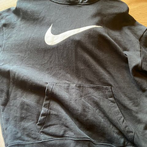 Hettegenser Nike L, svart.