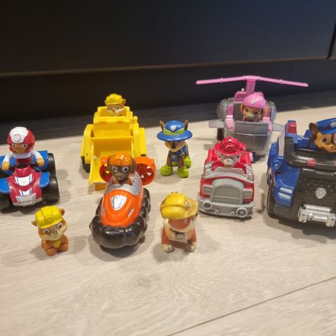 Paw patrol figurer med farkoster