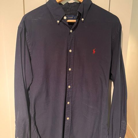 Mørkeblå Ralph Lauren slim fit skjorte i størrelse L til salgs for 450,-