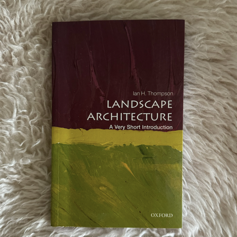 Landscape Architecture: A Very Short Introduction av Ian Thompson