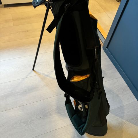 Halvsett golfkøller til dame med ny, ubrukt golfbag