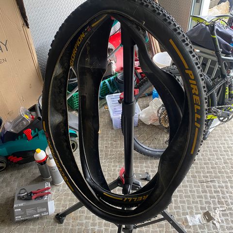 Pirelli 29x2.2 dekk (tubeless ready)