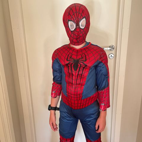 Spiderman kostyme str 116 med maske