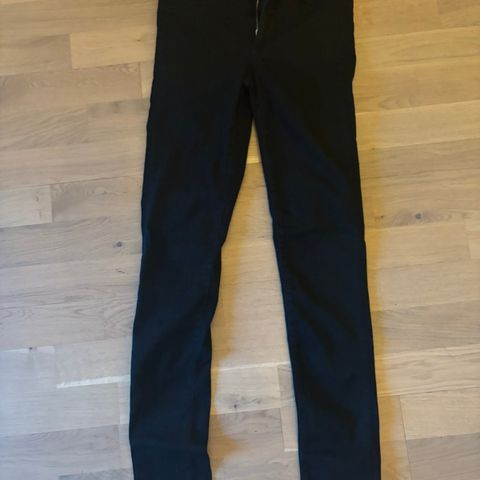 High waist jeans fra Bikbok (M/31)