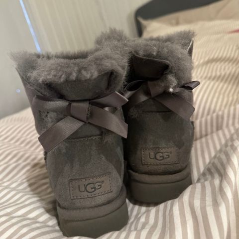 UGGS - MINI BAILEY BOW II