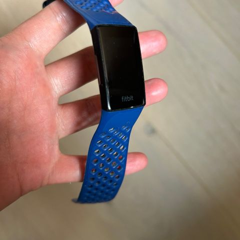 Fitbit Charge 4