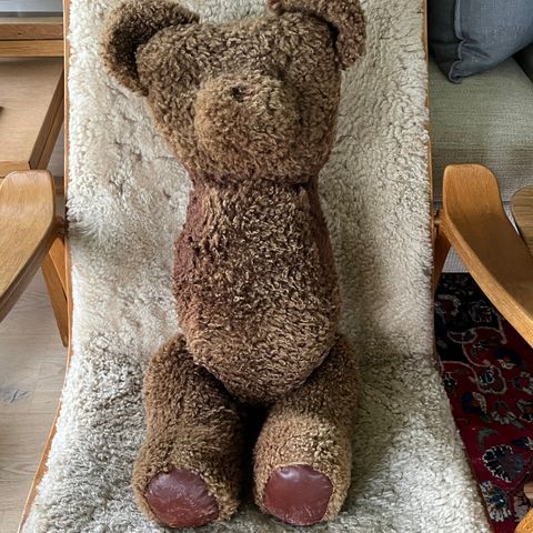 Vintage - Teddybjørn i saueskinn - lengde 70 cm