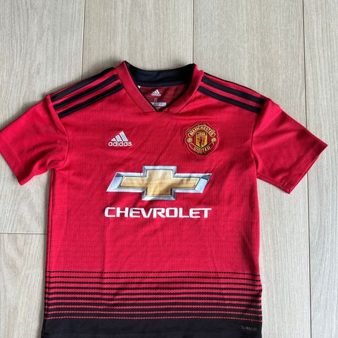 Manchester United drakt str 9-10 år