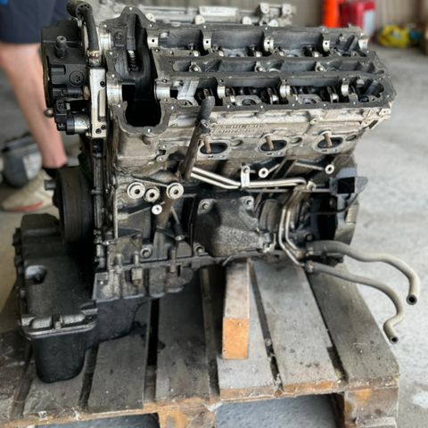 Mercedes-Benz R320 motor