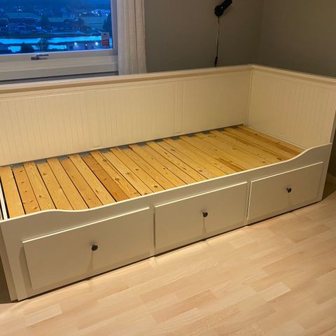 Hemnes seng