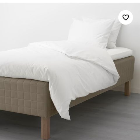 SKÅRER seng (IKEA) 120 cm, med ben og overmadrass