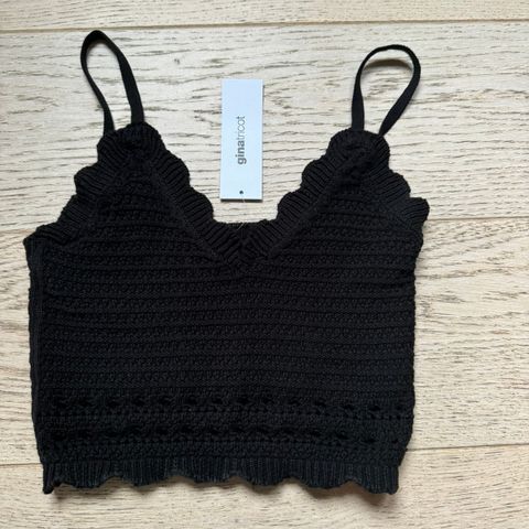 Knitted singlet