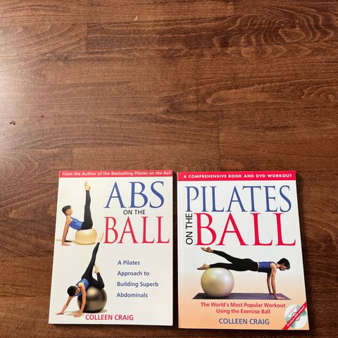 Pilates og magetrening på stor ball