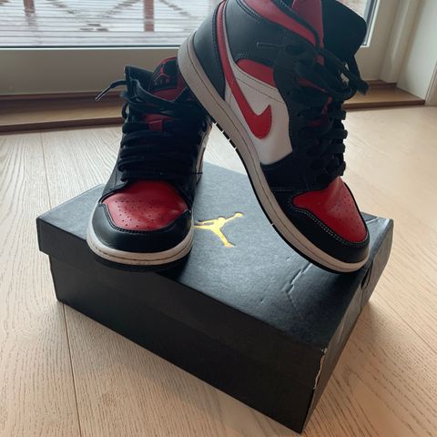 Nike Air Jordan 1 MID