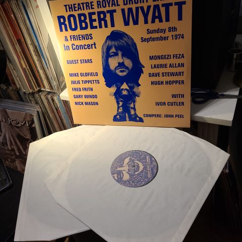 RESERVERT Robert Wyatt & friends theatre royal drury lane 2lp