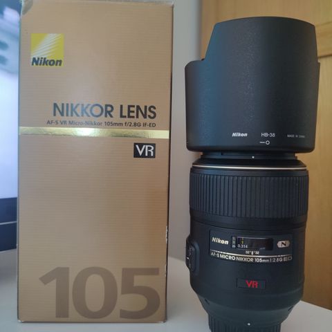 Nikon 105mm f/2.8G VR Macro FX