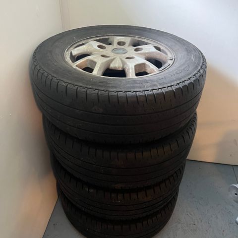 235/65 R16C pent brukt sommer hjulsett