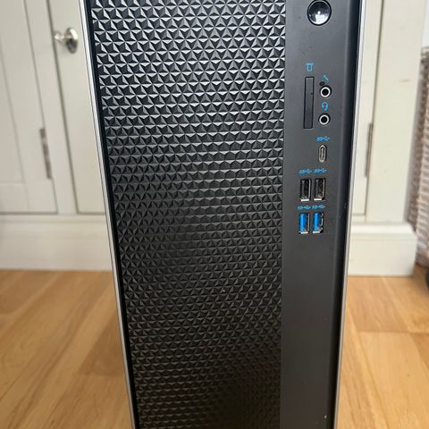 Stasjonær Lenovo gaming PC