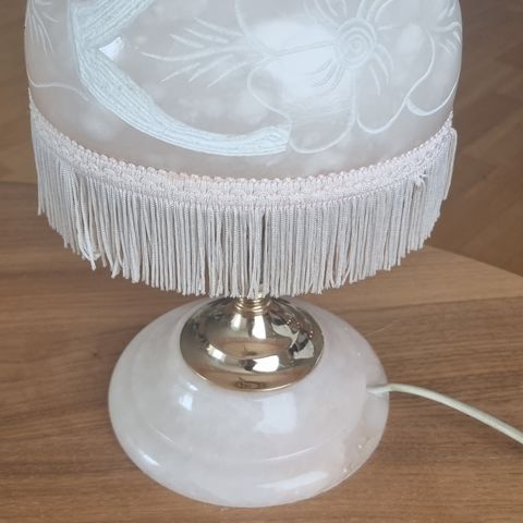 Pen retro kuppel lampe selges