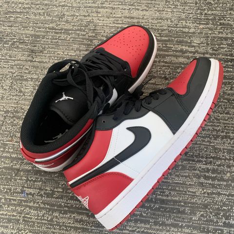 Nike Air Jordan 1 Low Bred Toe