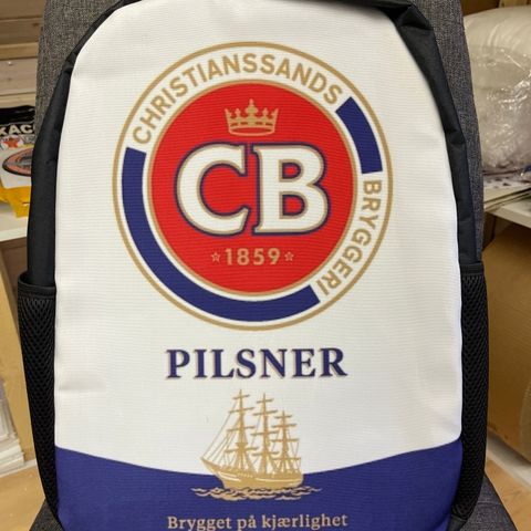 PC/Tursekk Liten Med Bilde Av CB Pilsner/Øl.