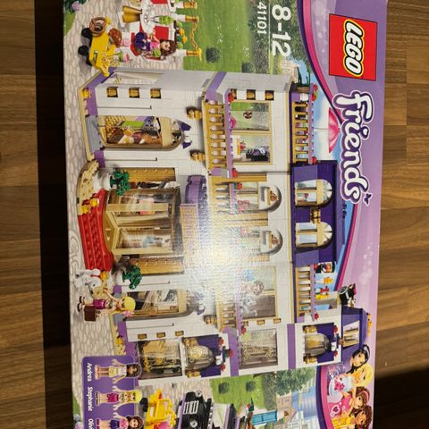 Lego friends selges