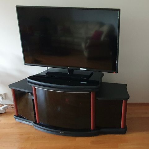 Tv benk/inkl JVC Tv 50’’