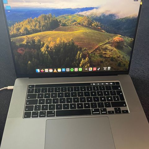 Macbook Pro 16 (2019) Selges kjempe billig