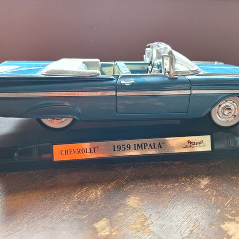 1:18 Chevrolet Impala