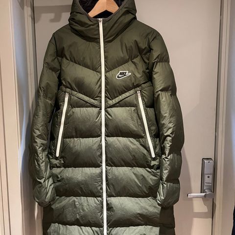 Nike parkas selges!