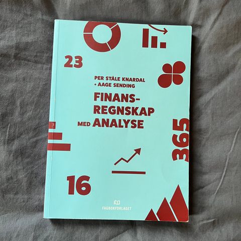 Finansregnskap med analyse