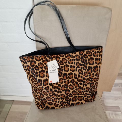 Zara bag/veske i skinn, leopardmønster. Ny.