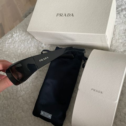 Prada unisex runway solbriller svart