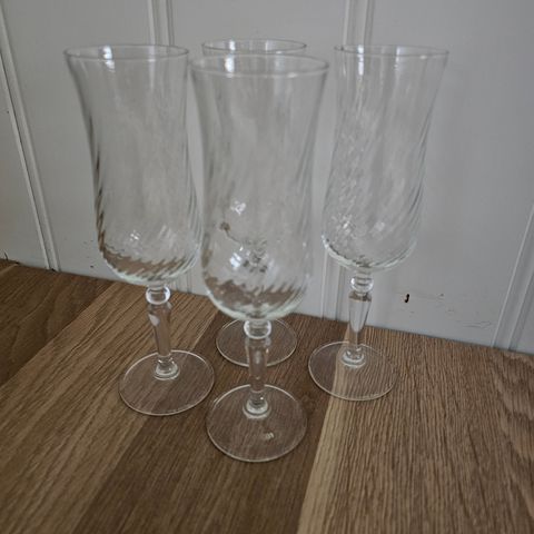 4 champagne glass