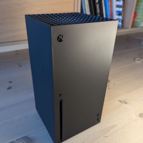 Xbox series x  - meget lite brukt