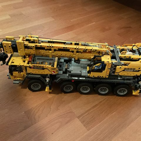 LEGO 42009 Mobile Crane Mk II