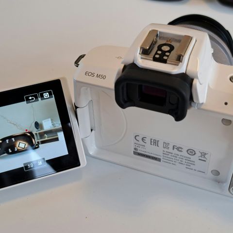 Canon EOS M50